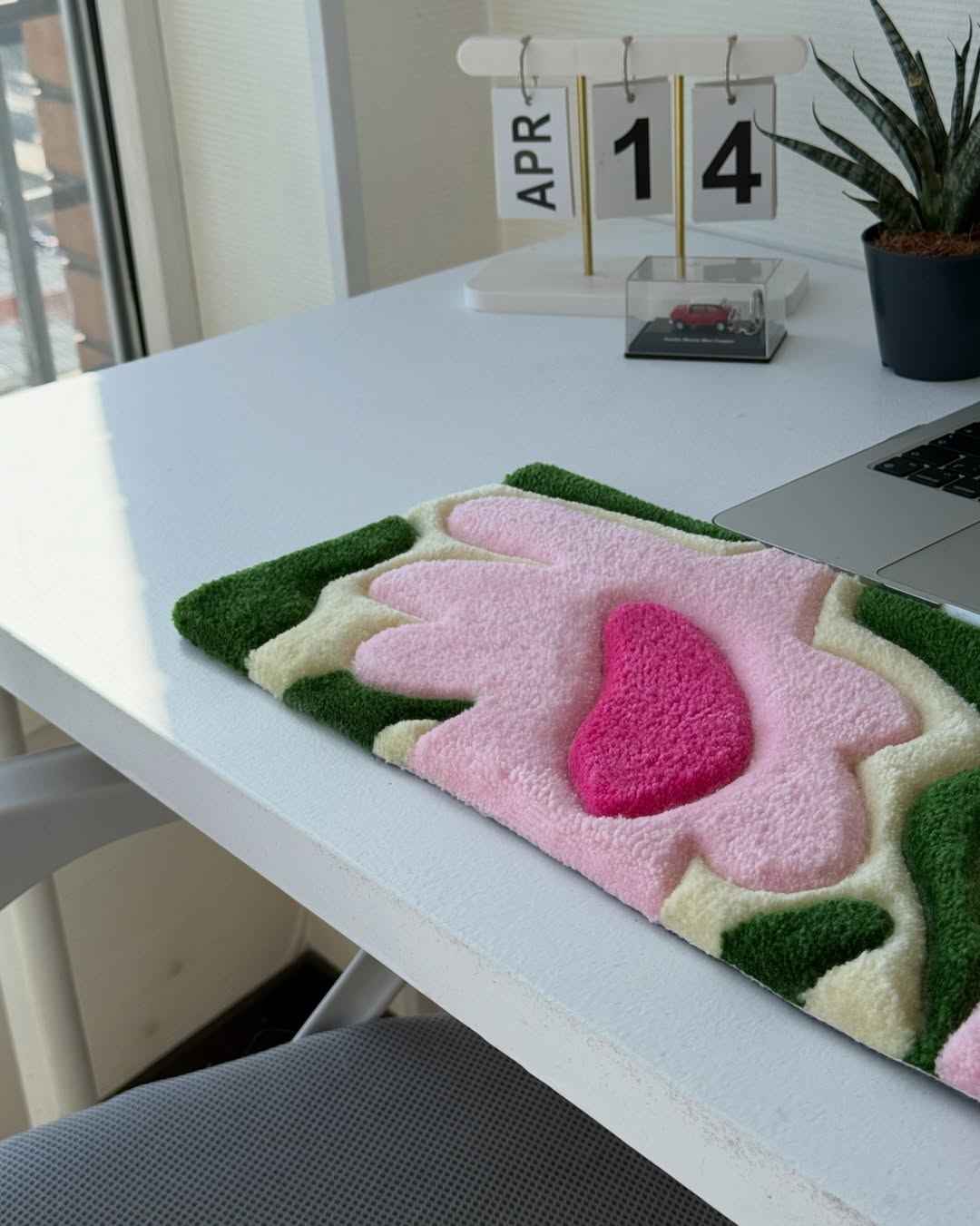 The Retro Bloom: Handmade Custom Floral Tufted Desk Mat